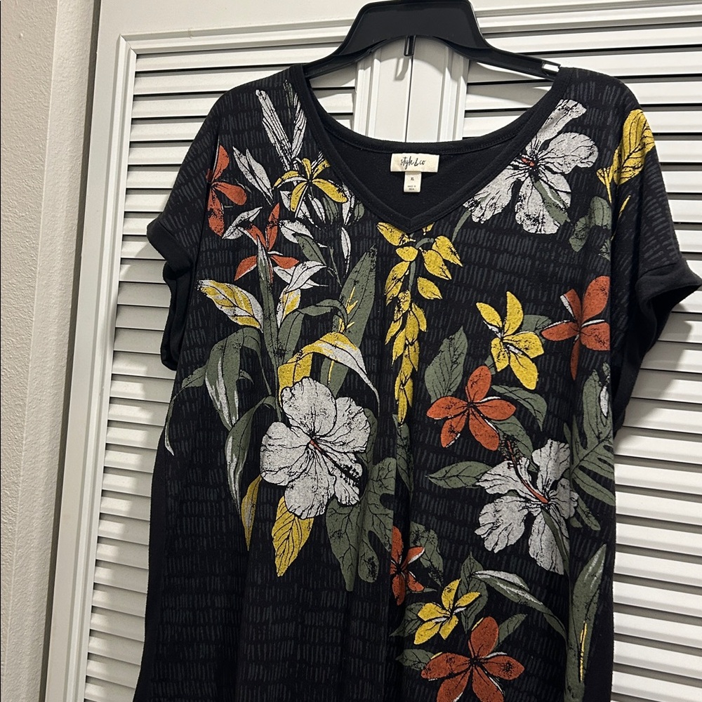 Shirt - Picture 2 of 3